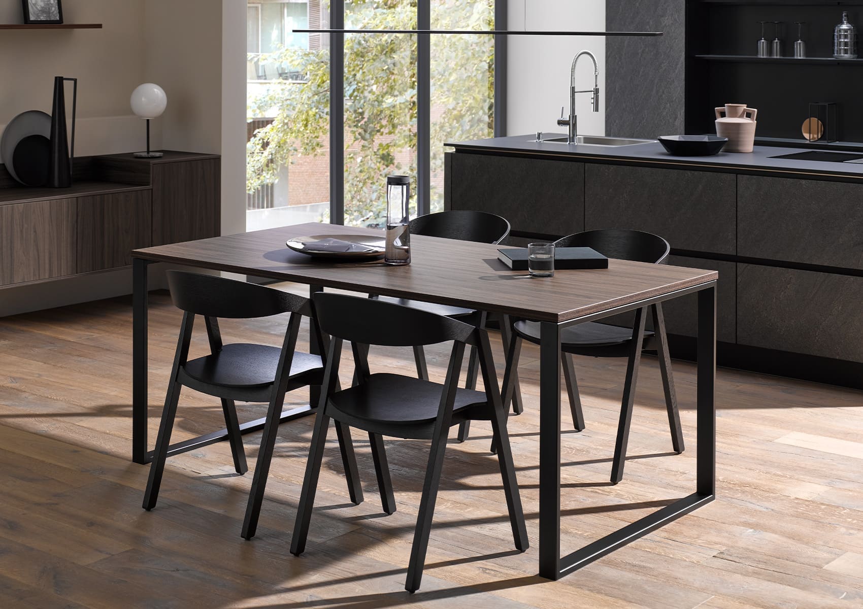 Buffet-cuisine-ouverte-îlot-central-häcker-cuisine-privee-collection-systemat-av-7030