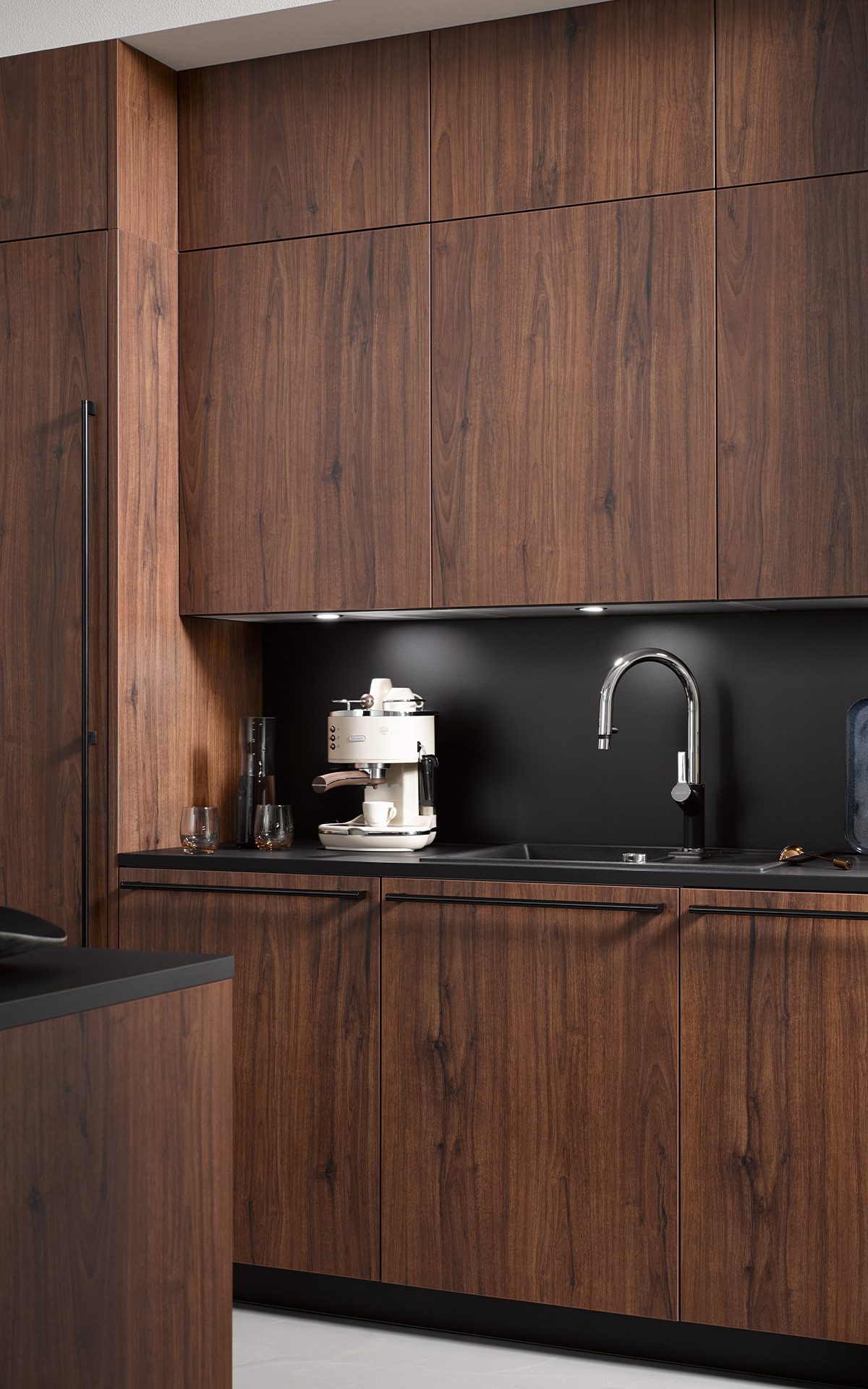 Cuisine-Bois-Noyer-Nussbaum-et-Noir-Laser-Soft