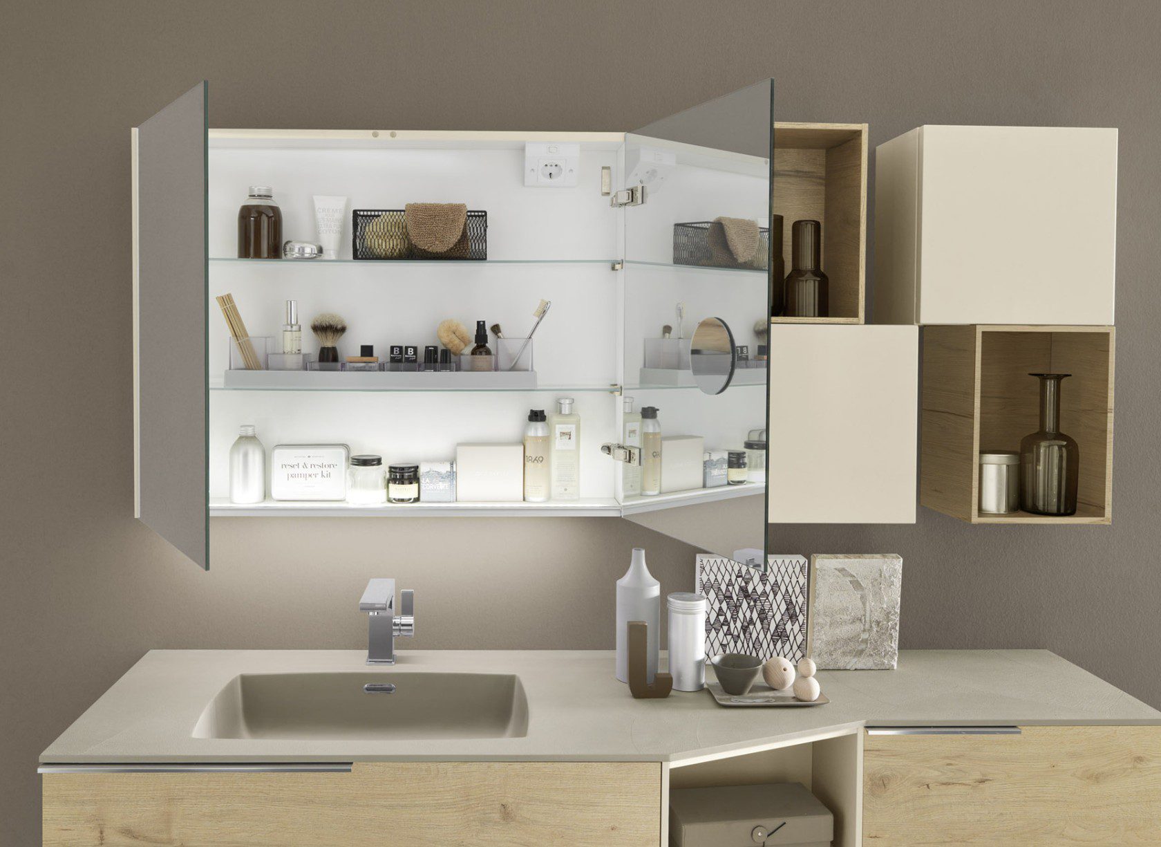design-italien-salle-de-bains-éléments-linéaires