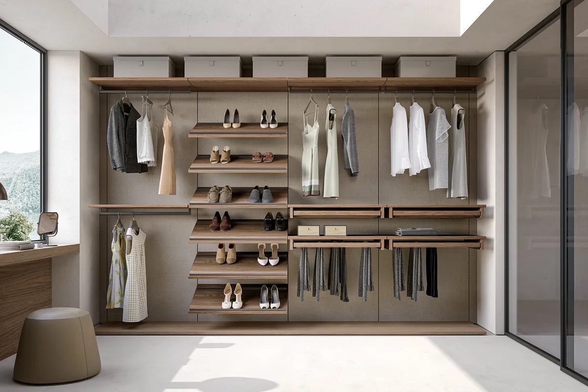 Dressing-avec-portes-coulissantes-îlot-central-en-verre-et-bois-collection-adok-cuisine-privee