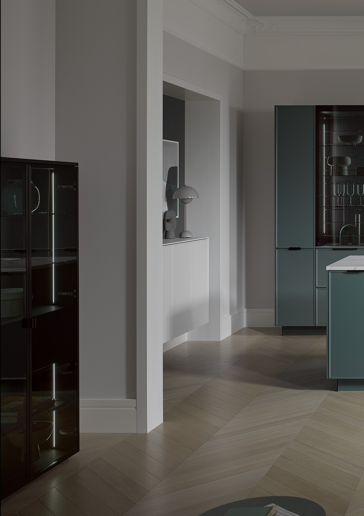Cuisine_avec_armoire_vitrine_climber_KüchenArt