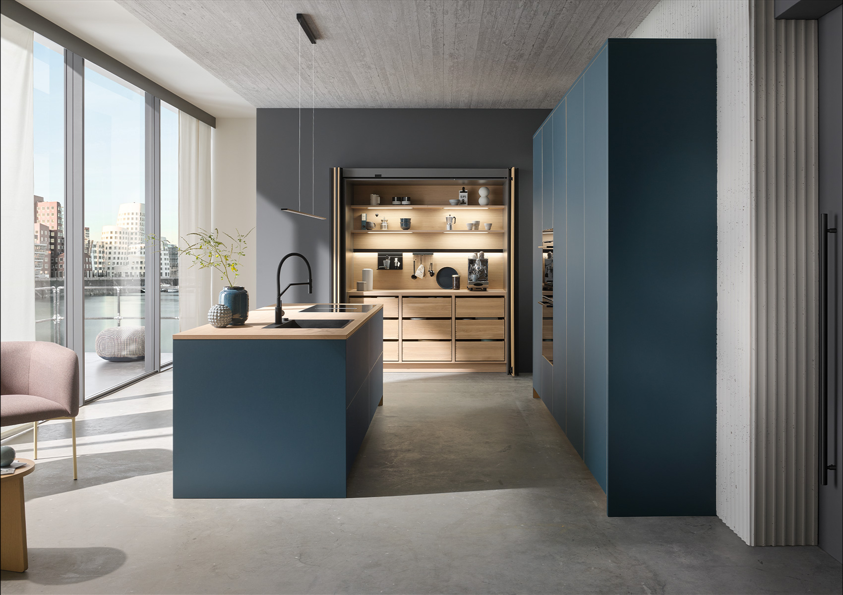cuisine_contemporaine_design_minimaliste_KuchenArt_bleu_et_bois