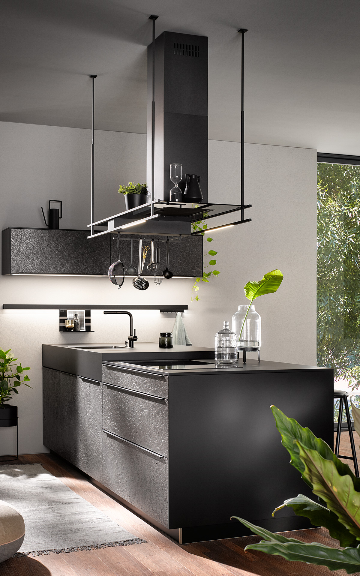 cuisine_haute_technologie_style_industriel_noir_av7030_acier_av7070_kuchen_art