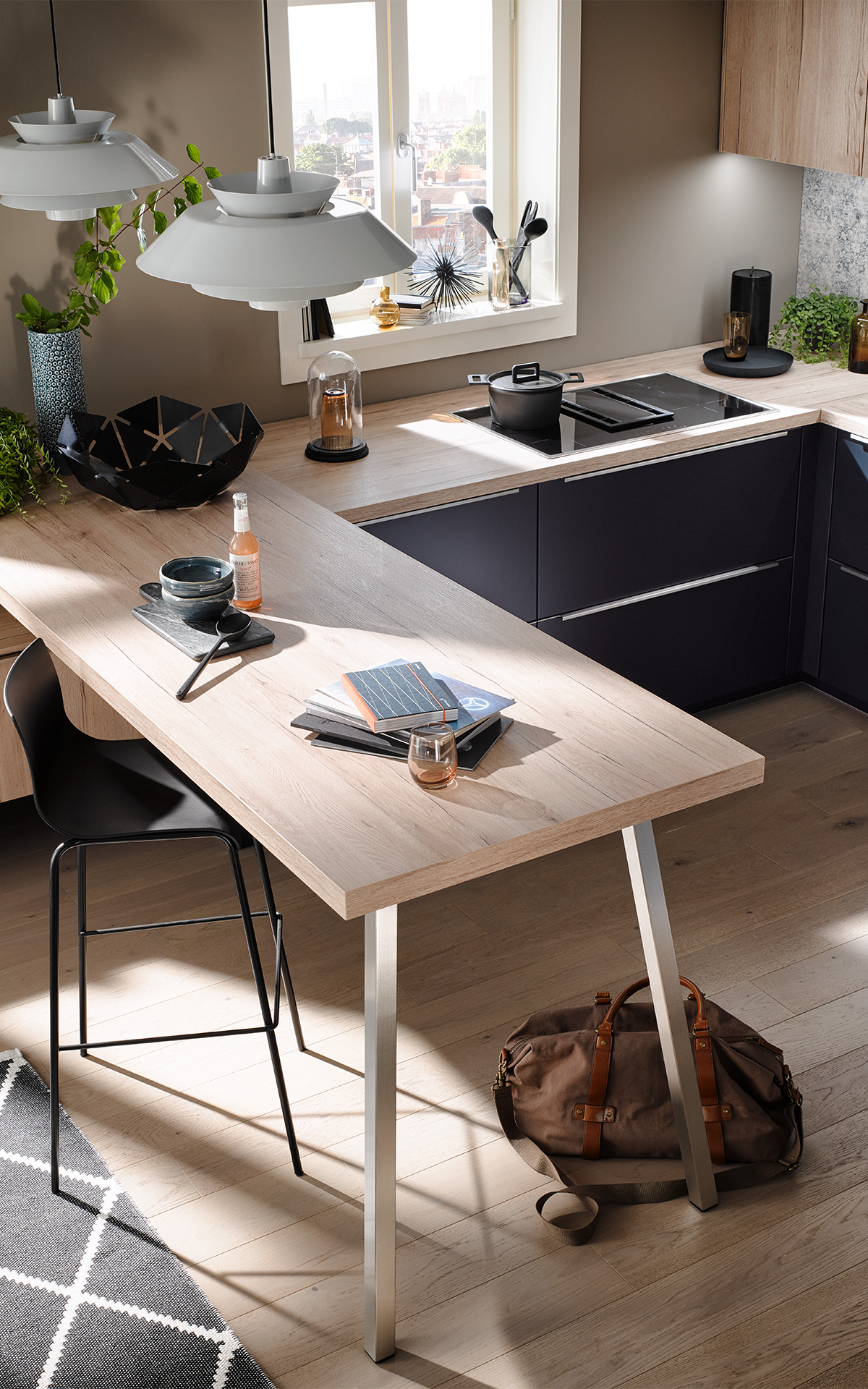 cuisine_moderne_bleu_bois_elegante_sur_mesure_kuchen_art